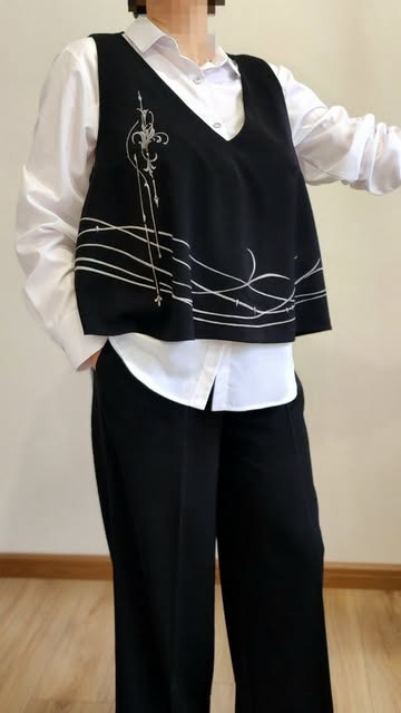 طراح روی وست قابل تغییر و سفارشی میباشد.